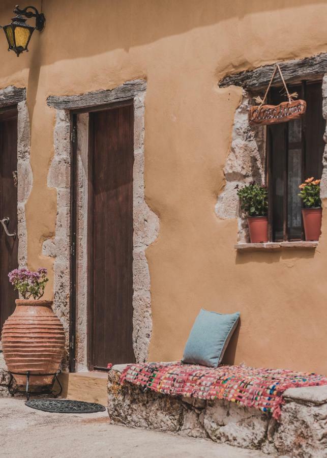 Gasthaus La Casa Di Nonna Koríthion Exterior foto